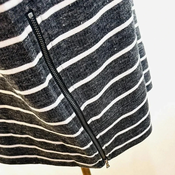 LOFT Women Long Sleeve Pullover Round Neck Gray/White Striped Shirt Size Medium - Picture 7 of 14